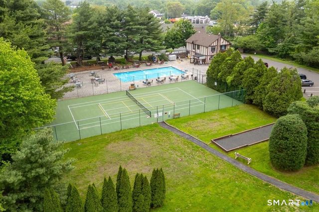 401 Swanson Crescent 401, Milford, CT 06461