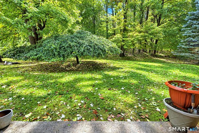 401 Swanson Crescent 401, Milford, CT 06461