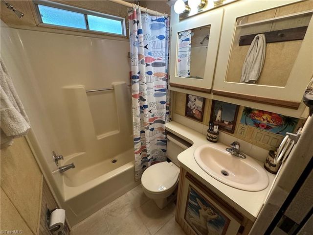 117 Badin Lake Circle, New London, NC 28127