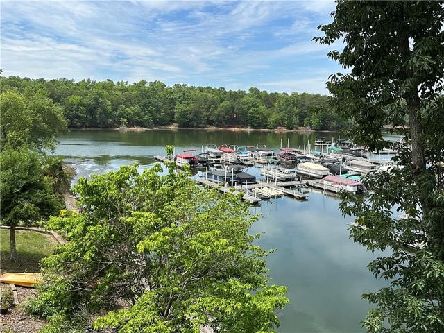 117 Badin Lake Circle, New London, NC 28127