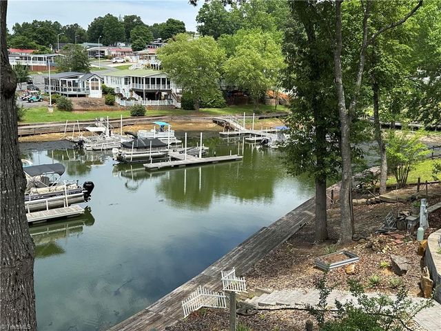 117 Badin Lake Circle, New London, NC 28127