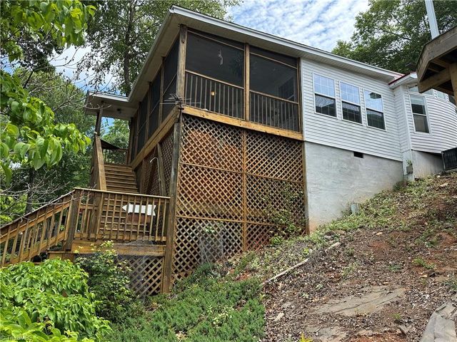 117 Badin Lake Circle, New London, NC 28127