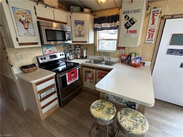 117 Badin Lake Circle, New London, NC 28127
