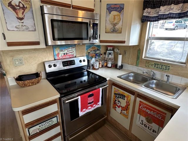 117 Badin Lake Circle, New London, NC 28127