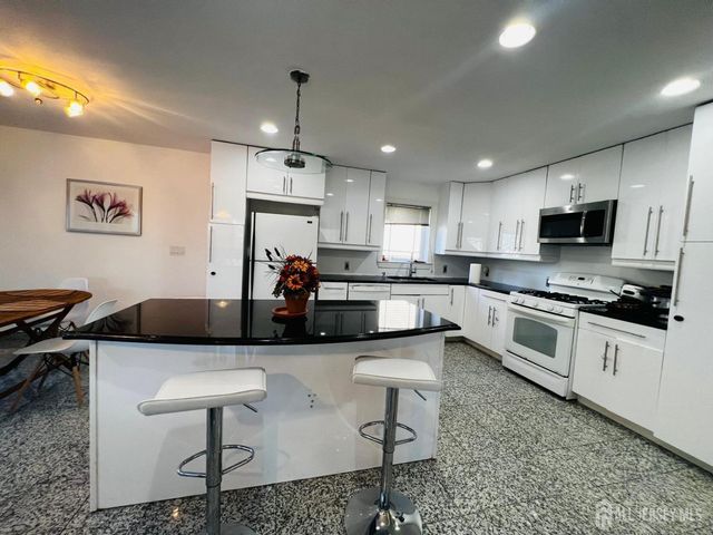 63 E Jefferson Boulevard, Edison, NJ 08817