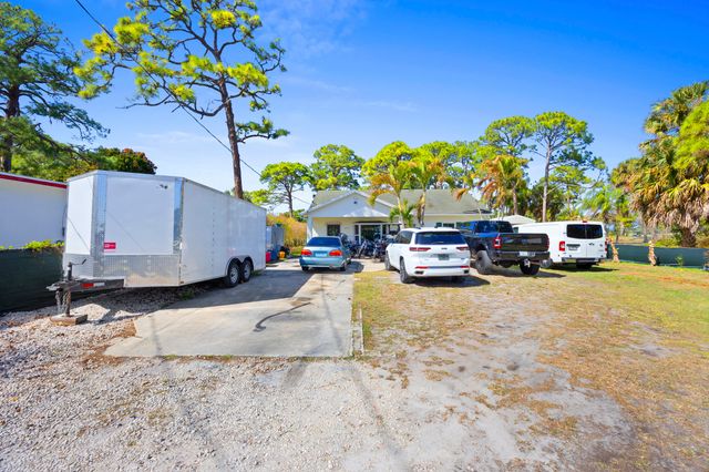 2517 SE Normand Street, Stuart, FL 34997