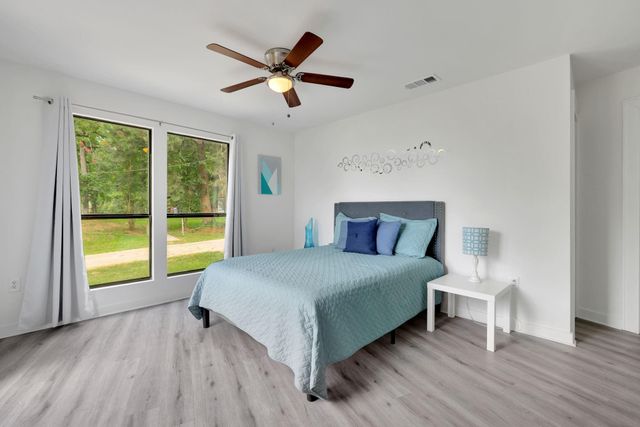 118 Hickory Pines, Livingston, TX 77351