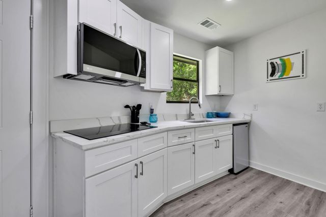 118 Hickory Pines, Livingston, TX 77351