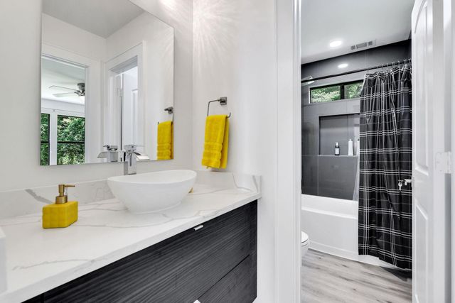 118 Hickory Pines, Livingston, TX 77351