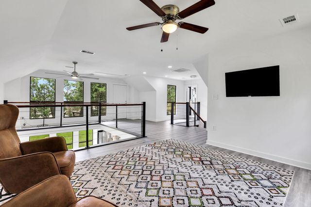 118 Hickory Pines, Livingston, TX 77351