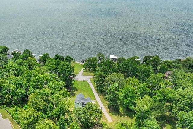 118 Hickory Pines, Livingston, TX 77351