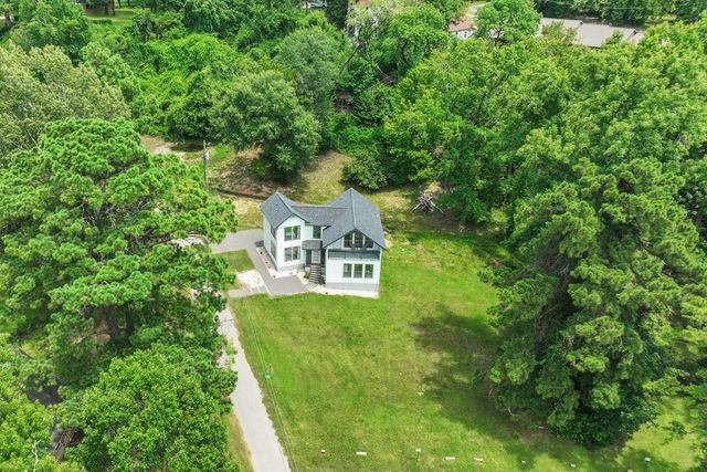 118 Hickory Pines, Livingston, TX 77351