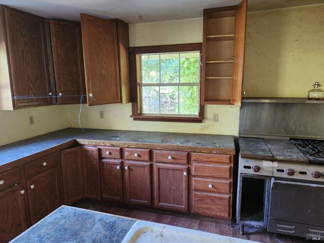 13333 Low Gap Rd, Ukiah, CA 95482