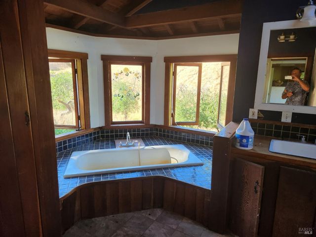 13333 Low Gap Rd, Ukiah, CA 95482