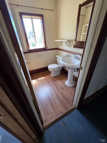 13333 Low Gap Rd, Ukiah, CA 95482