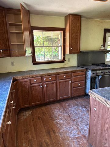 13333 Low Gap Rd, Ukiah, CA 95482