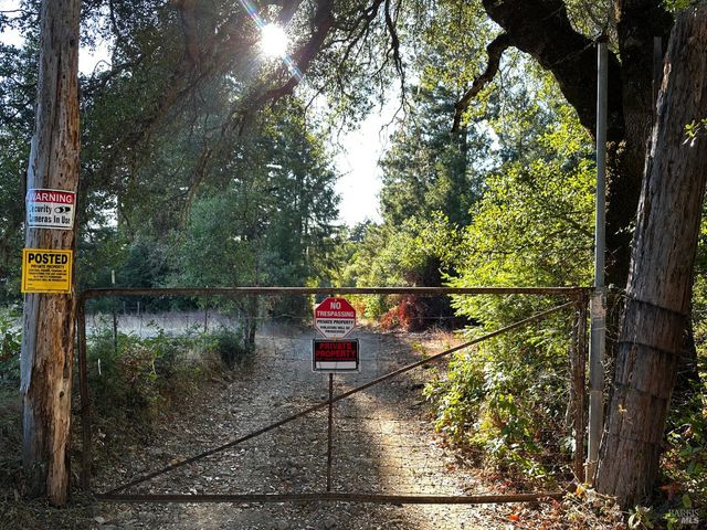 13333 Low Gap Rd, Ukiah, CA 95482