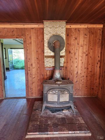 13333 Low Gap Rd, Ukiah, CA 95482