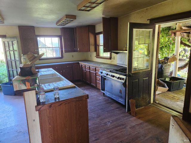 13333 Low Gap Rd, Ukiah, CA 95482