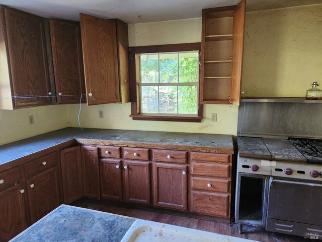 13333 Low Gap Rd, Ukiah, CA 95482