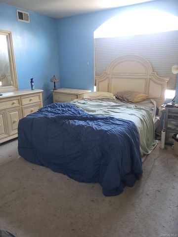 110 lyceum Court, Staten Island, NY 10310
