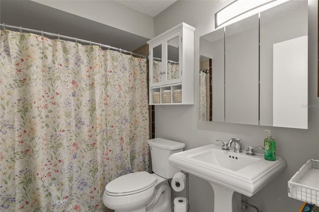 504 AMBASSADOR AVENUE, Eustis, FL 32726