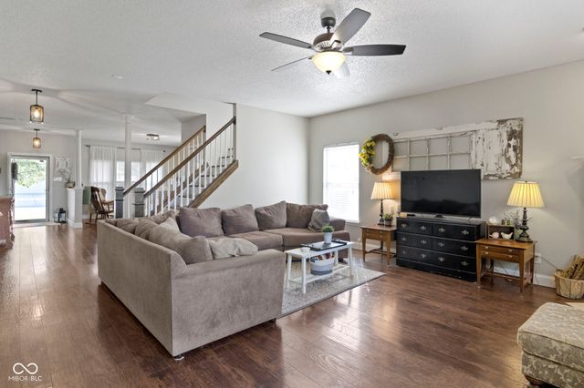 10398 Splendor Way, Indianapolis, IN 46234