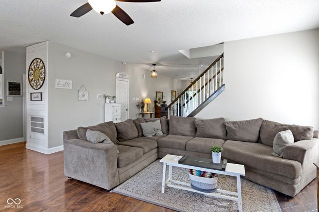 10398 Splendor Way, Indianapolis, IN 46234