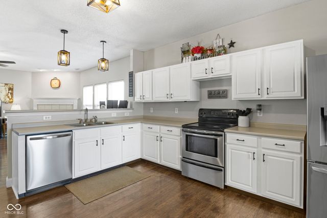 10398 Splendor Way, Indianapolis, IN 46234