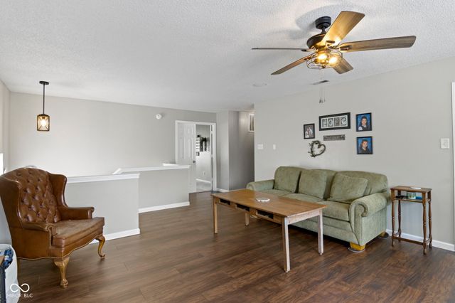 10398 Splendor Way, Indianapolis, IN 46234