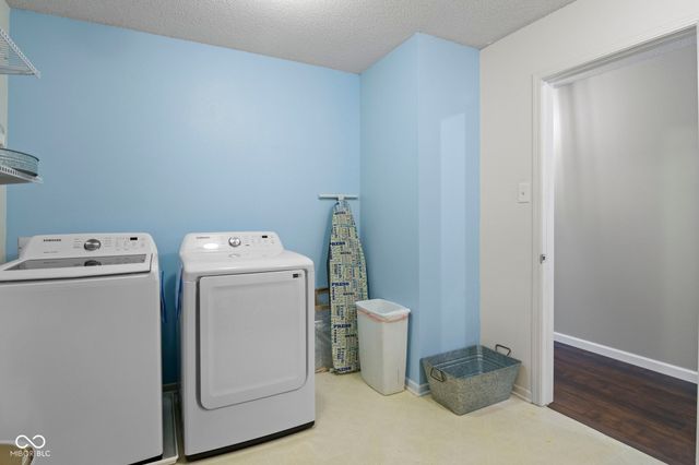 10398 Splendor Way, Indianapolis, IN 46234