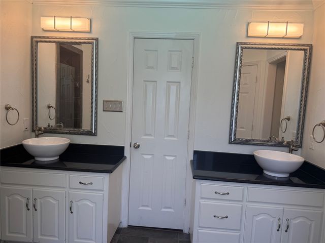 2907 Sweet Briar Street, Grapevine, TX 76051