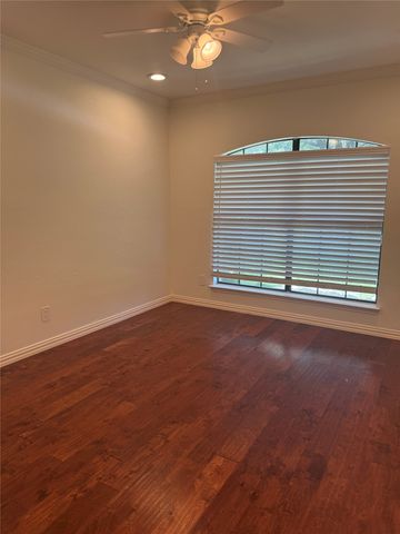 2907 Sweet Briar Street, Grapevine, TX 76051