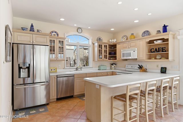 23 5th Street, Beach Haven, NJ 08008