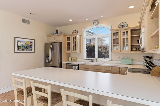 23 5th Street, Beach Haven, NJ 08008