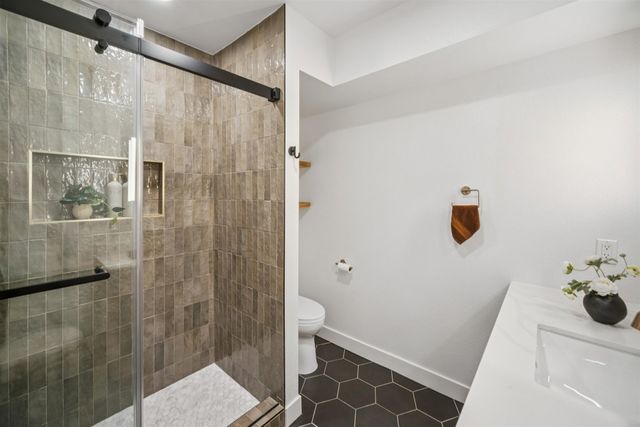 425 28th 103B, Oakland, CA 94612