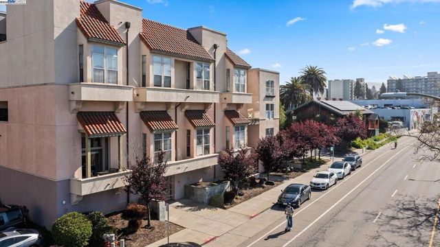 425 28th 103B, Oakland, CA 94612