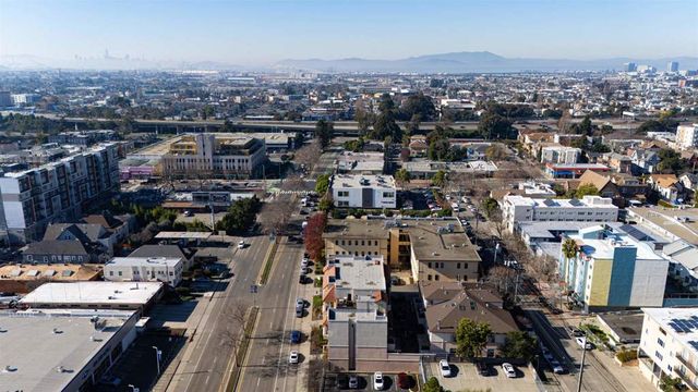 425 28th 103B, Oakland, CA 94612