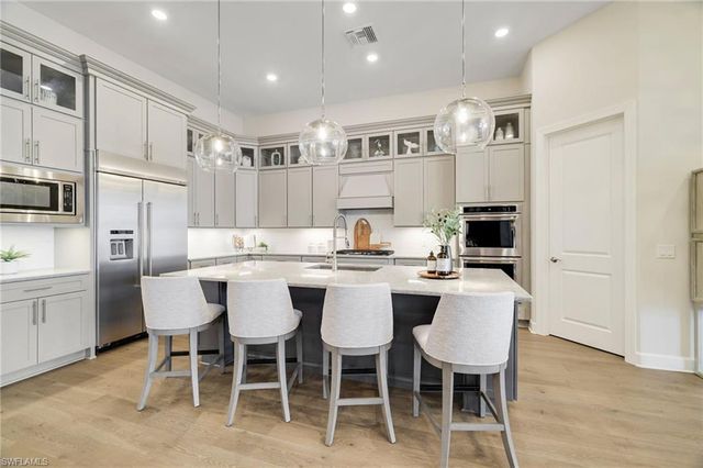 19381 Aqua Shore DR, Fort Myers, FL 33913