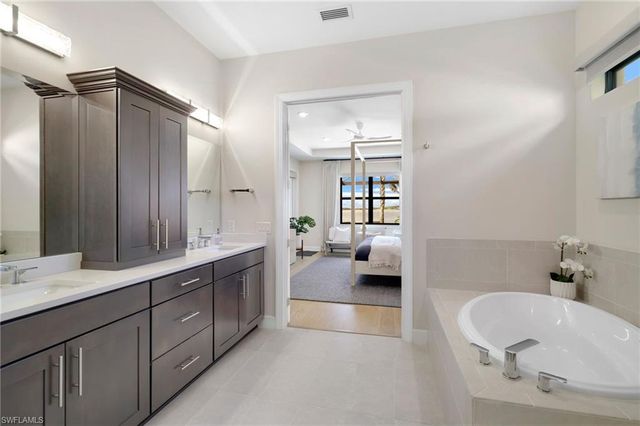 19381 Aqua Shore DR, Fort Myers, FL 33913