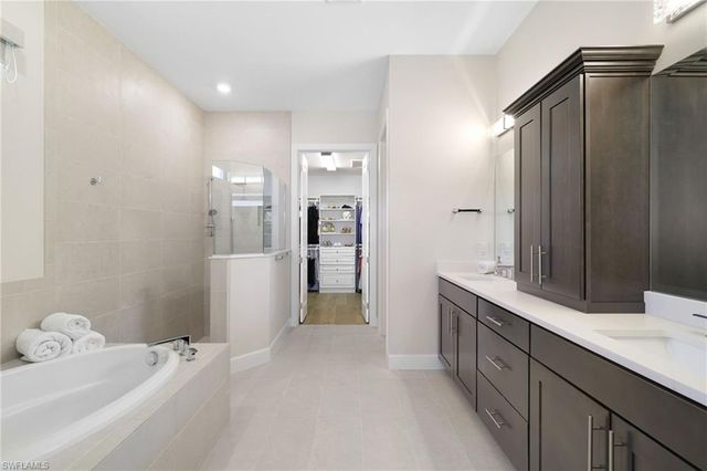 19381 Aqua Shore DR, Fort Myers, FL 33913