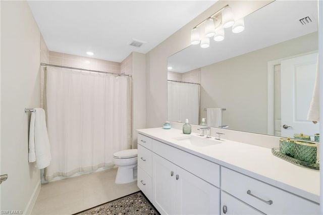 19381 Aqua Shore DR, Fort Myers, FL 33913