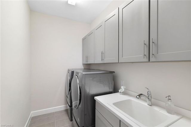 19381 Aqua Shore DR, Fort Myers, FL 33913