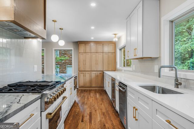 2820 Ponderosa Circle, Decatur, GA 30033