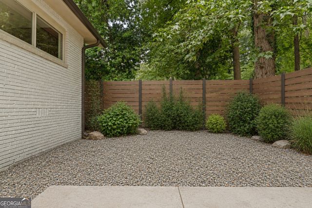 2820 Ponderosa Circle, Decatur, GA 30033
