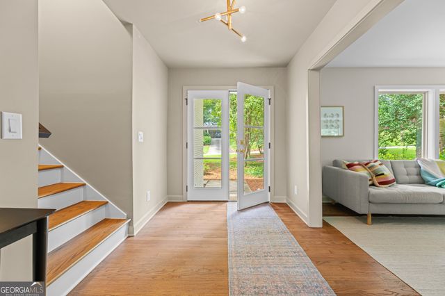 2820 Ponderosa Circle, Decatur, GA 30033