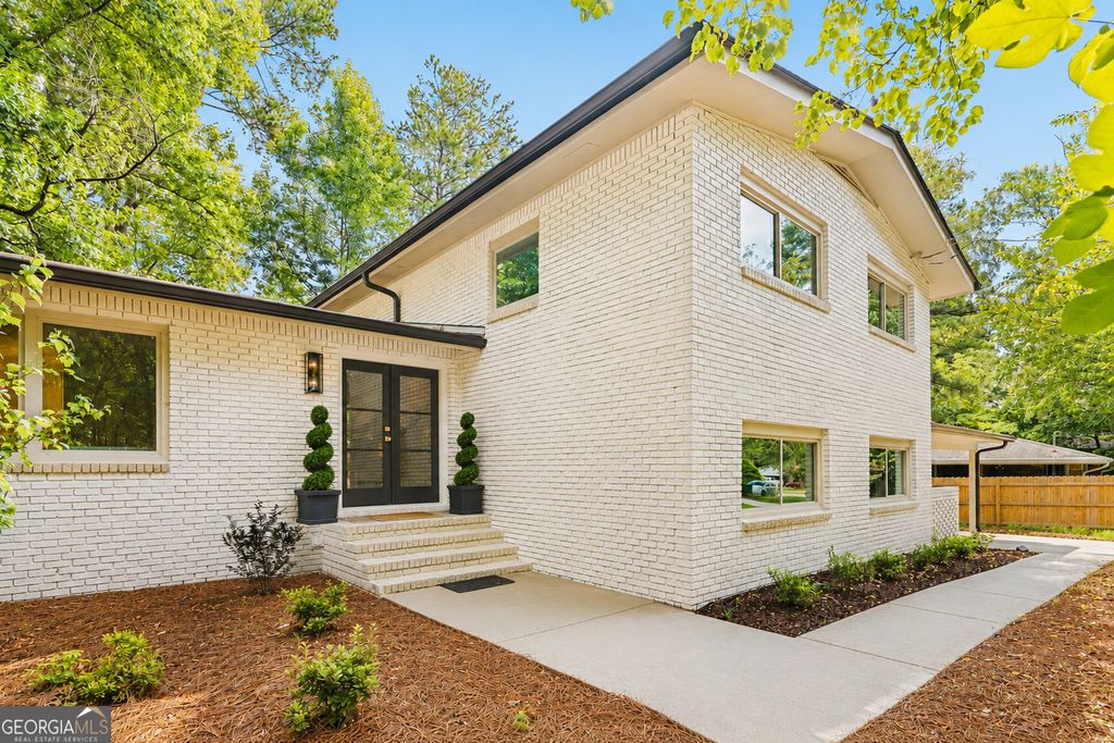2820 Ponderosa Circle, Decatur, GA 30033
