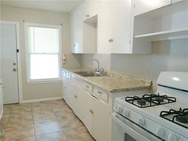3510 Austin St, Corpus Christi, TX 78411