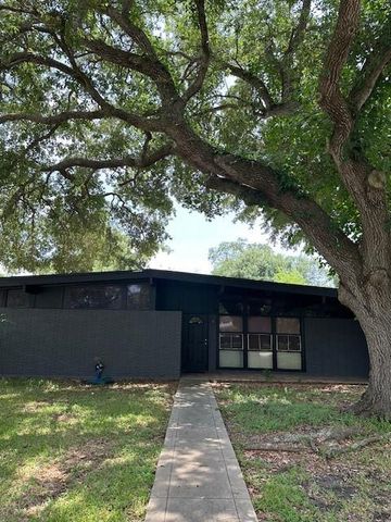 3900 Aggie Drive, Bay City, TX 77414