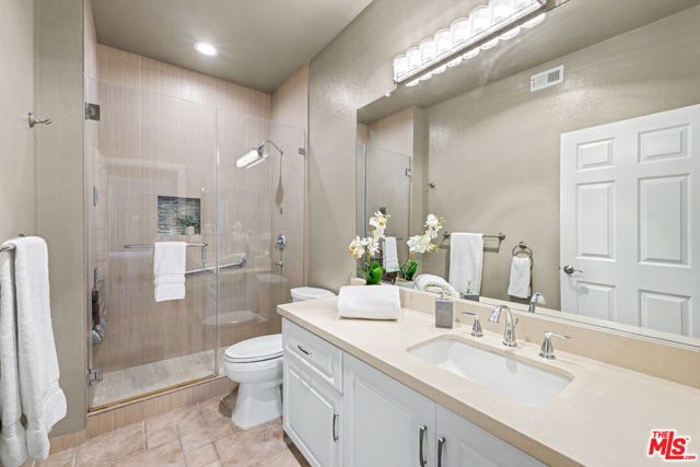 1200 S Corning Street P303, Los Angeles, CA 90035